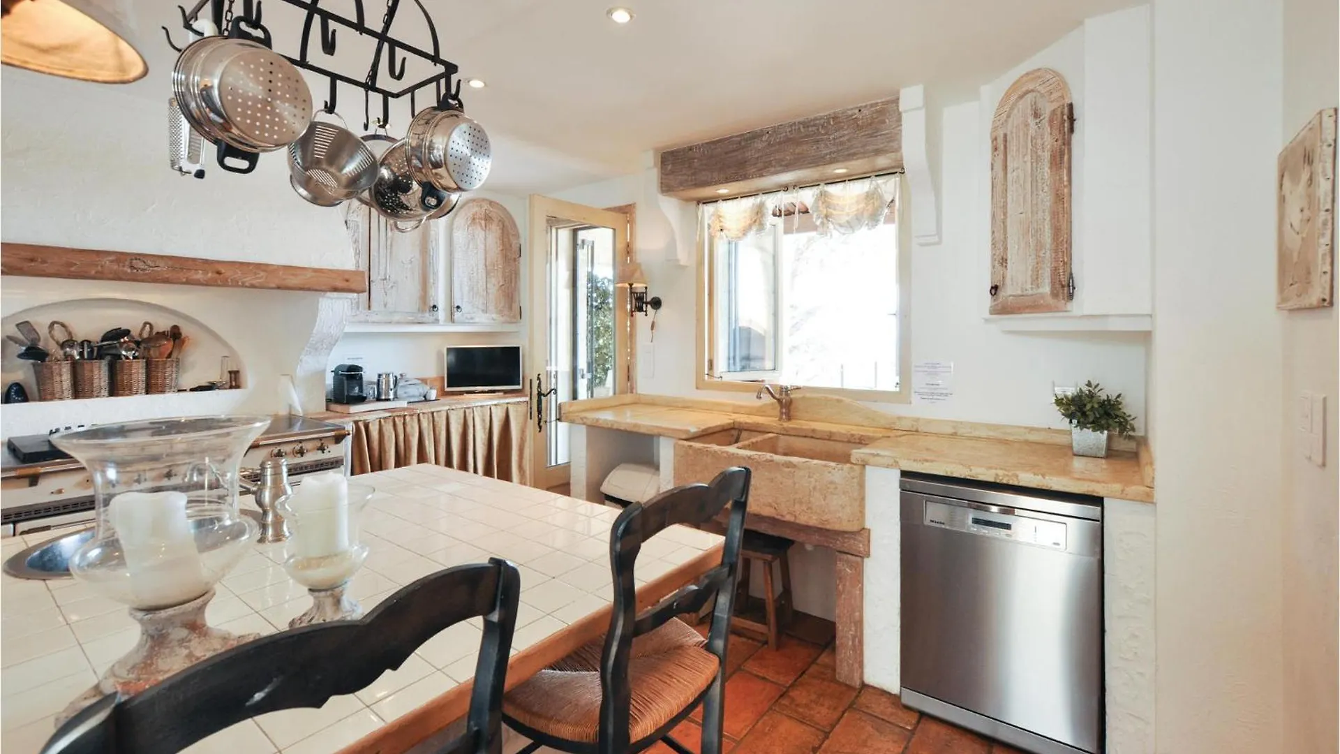 Nice Home In Les Adrets D Lesterel With Kitchen Saint-Jean-de-l'Esterel 0*,  France