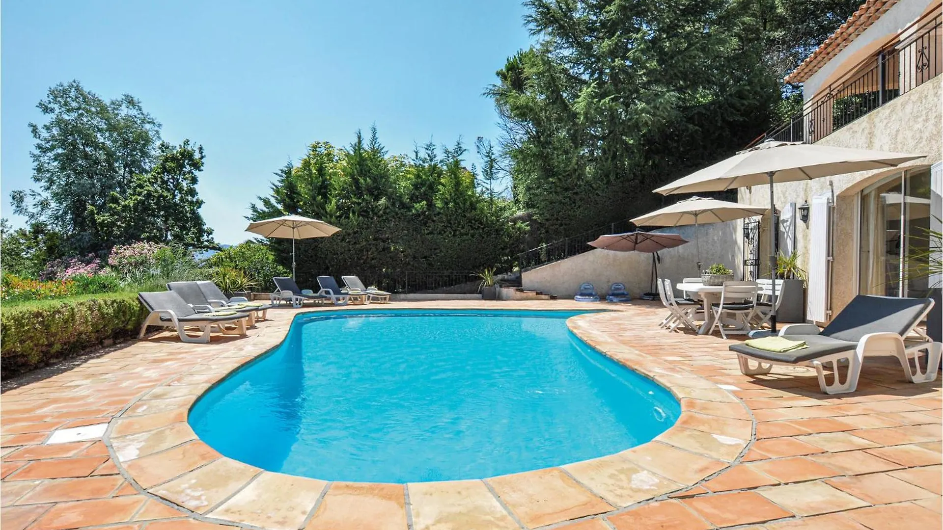 Nice Home In Les Adrets D Lesterel With Kitchen Saint-Jean-de-l'Esterel Holiday home