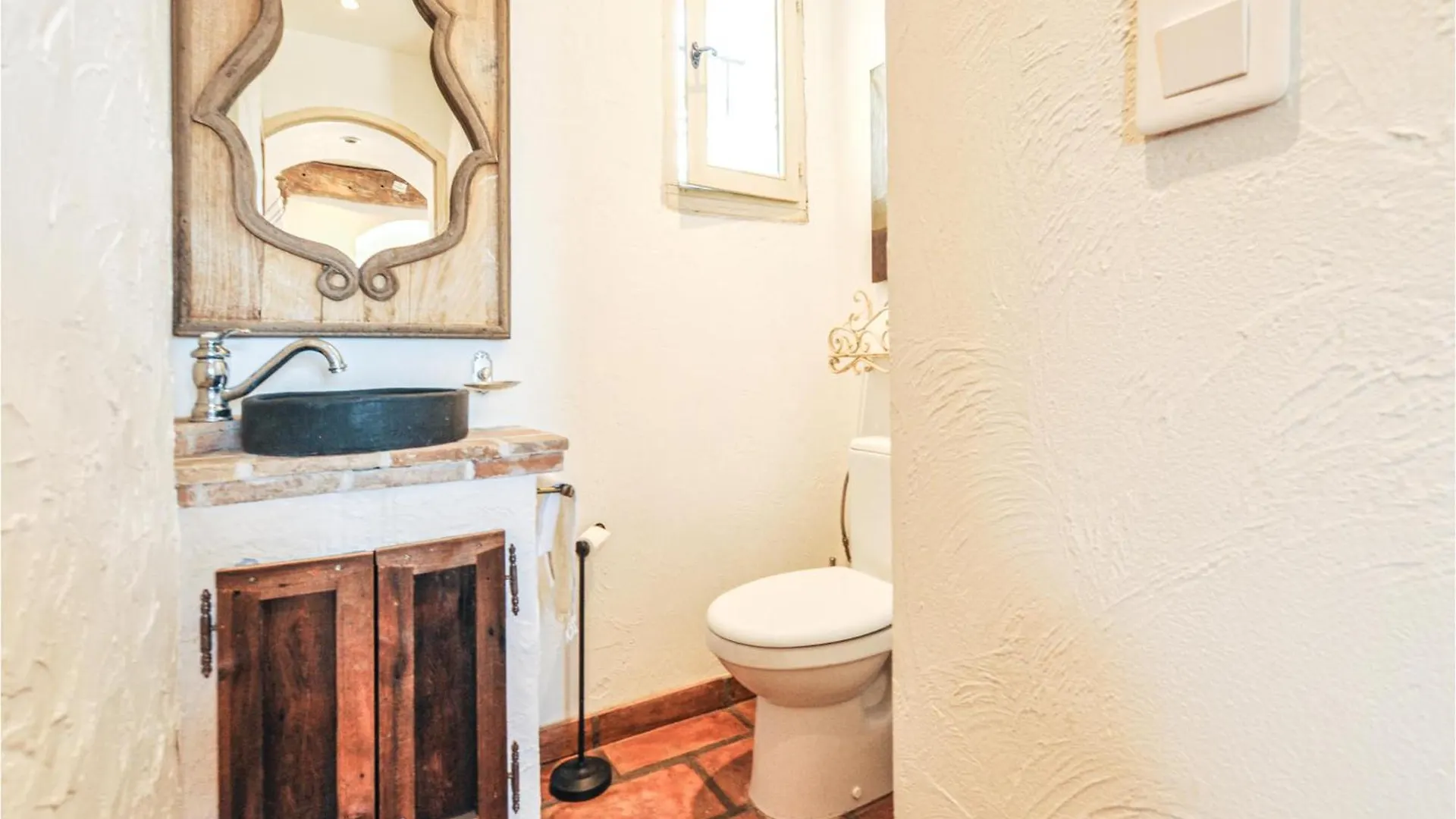 Nice Home In Les Adrets D Lesterel With Kitchen Saint-Jean-de-l'Esterel