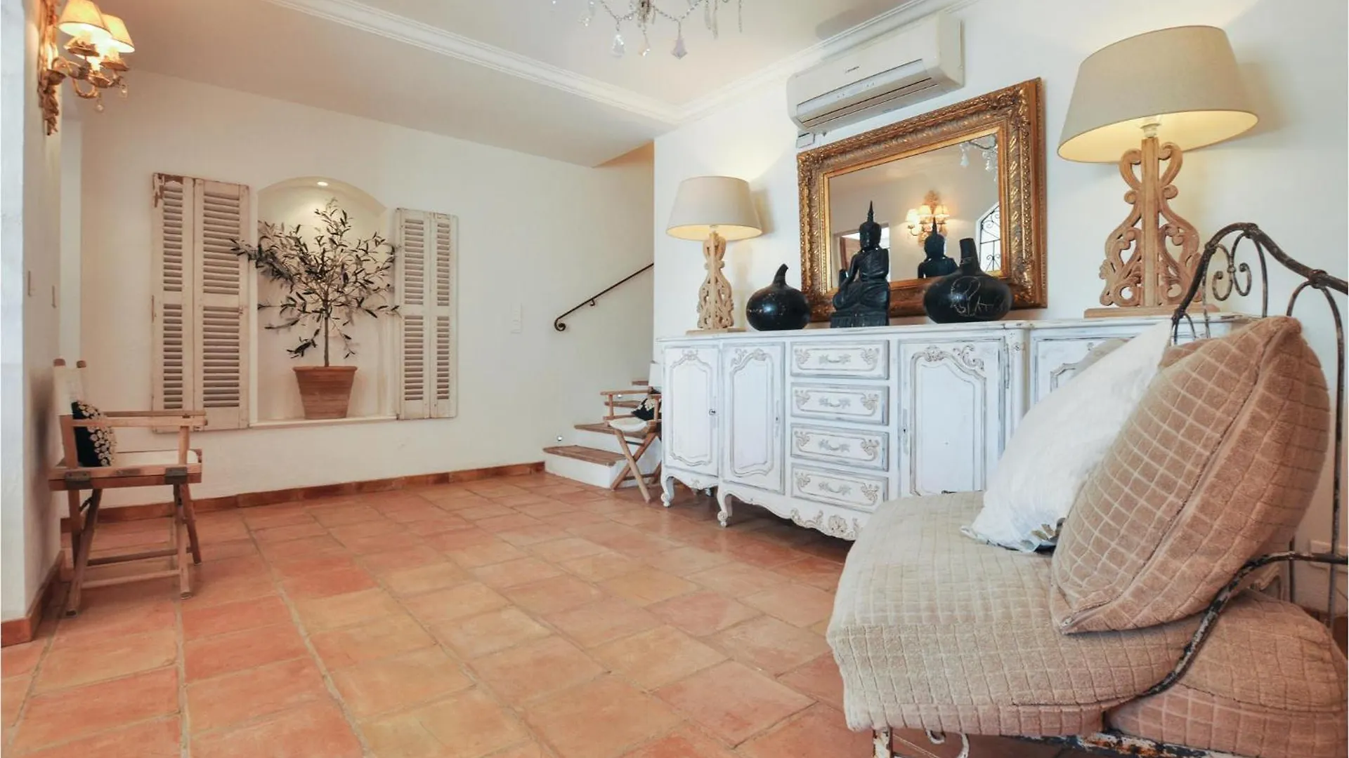 Nice Home In Les Adrets D Lesterel With Kitchen Saint-Jean-de-l'Esterel Holiday home