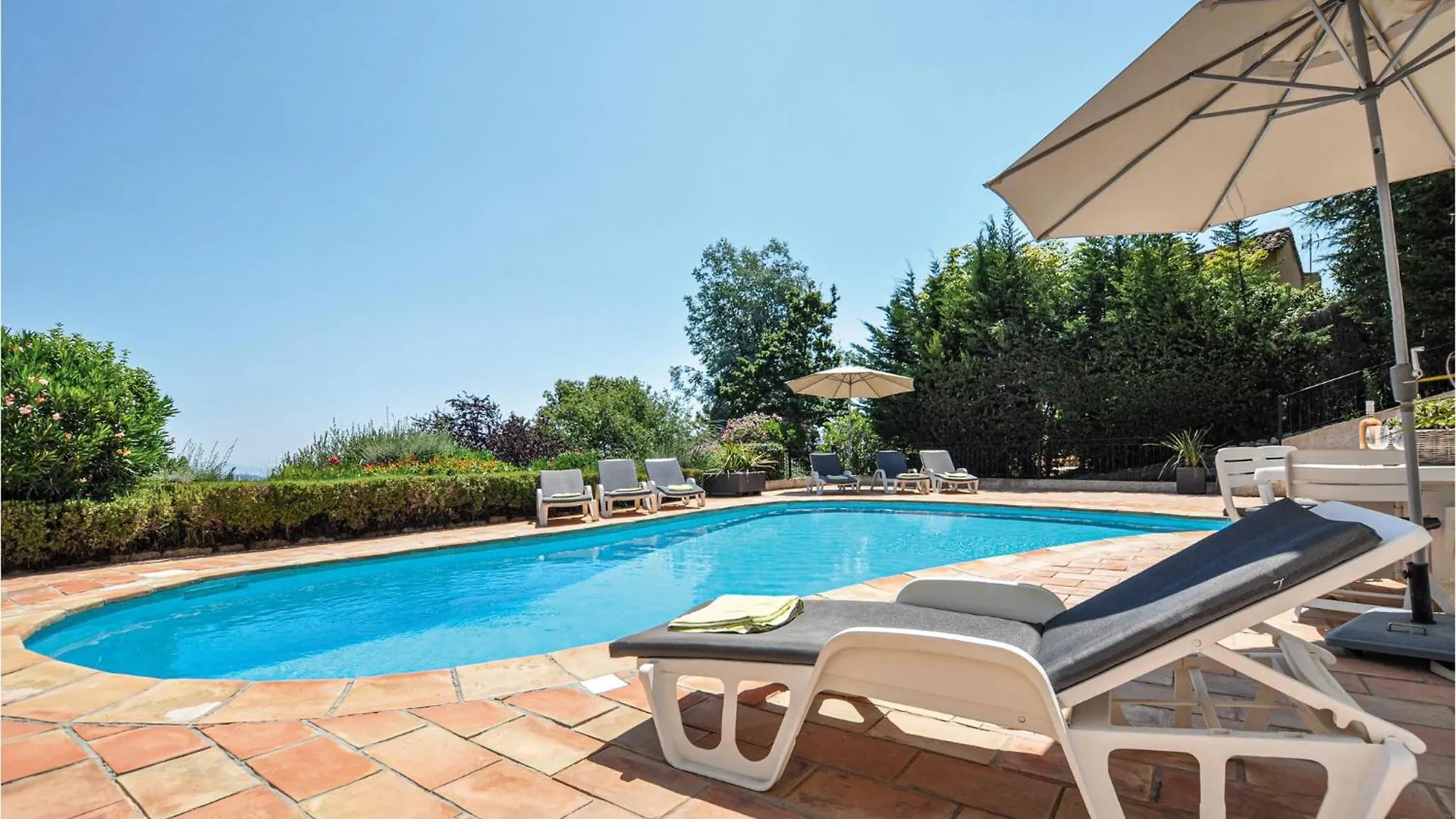 Nice Home In Les Adrets D Lesterel With Kitchen Saint-Jean-de-l'Esterel Holiday home