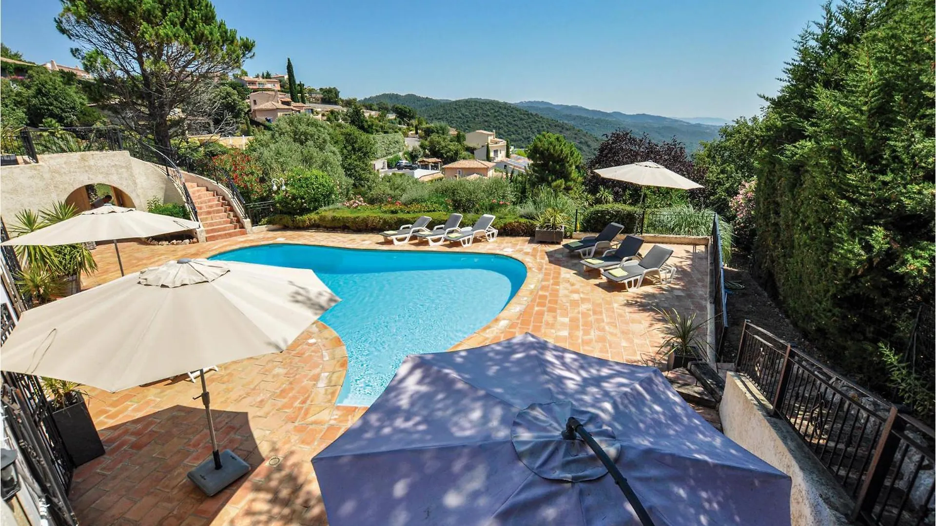 Nice Home In Les Adrets D Lesterel With Kitchen Saint-Jean-de-l'Esterel France